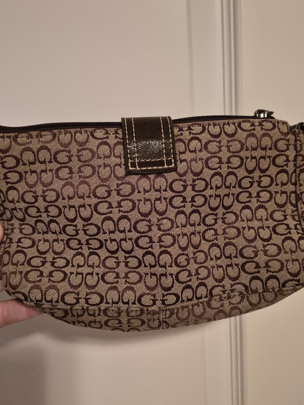 GUESS Shoulder Bag - Picture 3 of 6